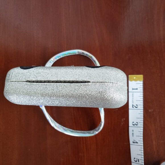 Hard shell Silver Sparkly eyeglass case with handles. Eyeglasses storage - Picture 8 of 9